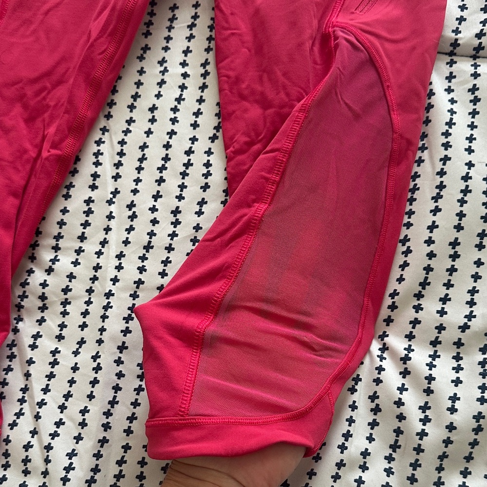 Lululemon Pink Legging Capri - Picture 2 of 4